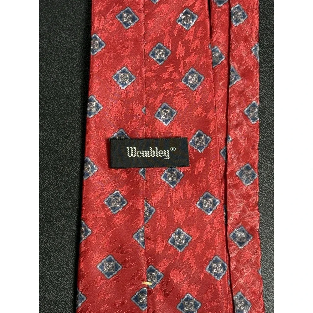 Wembley Men's 100% Silk Blended  57
